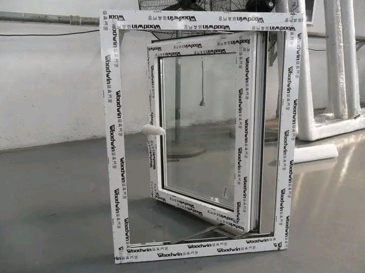 1000960407