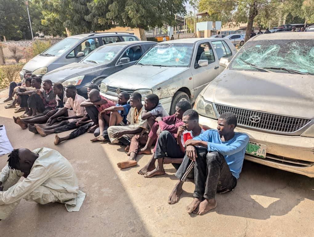 403612